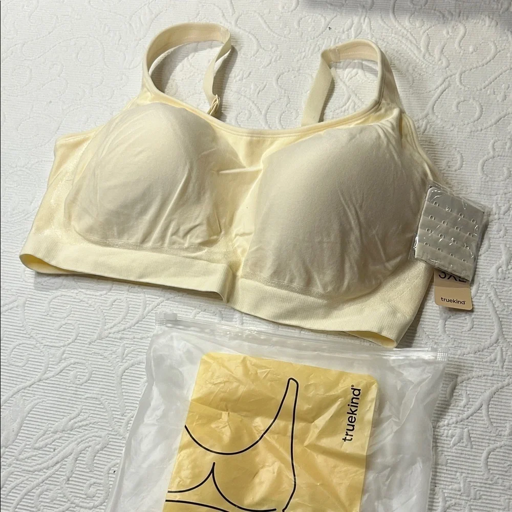Truekind Everyday Straps Wireless Comfort Shaping Bra. Shapewear. NWT.
